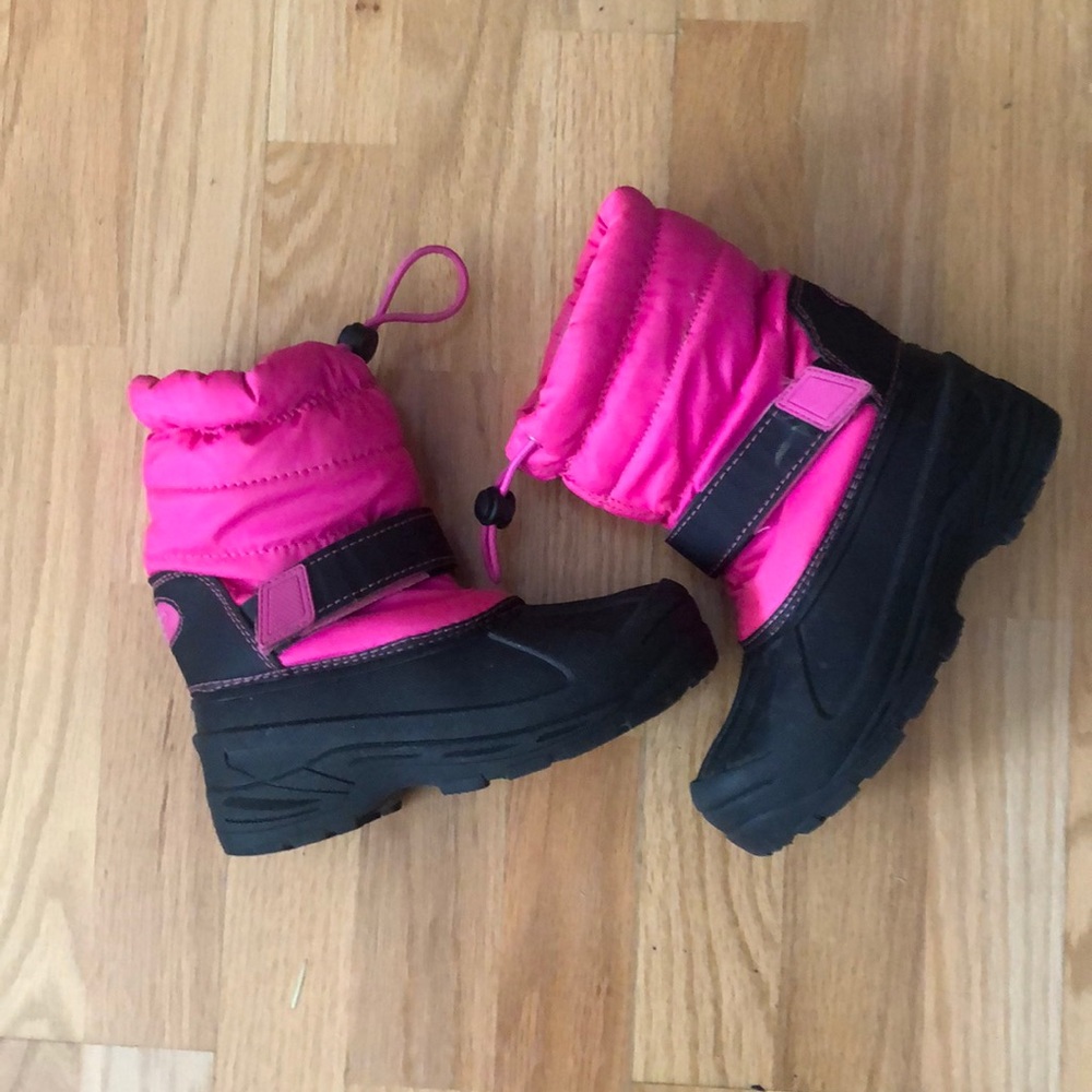 Snow boots